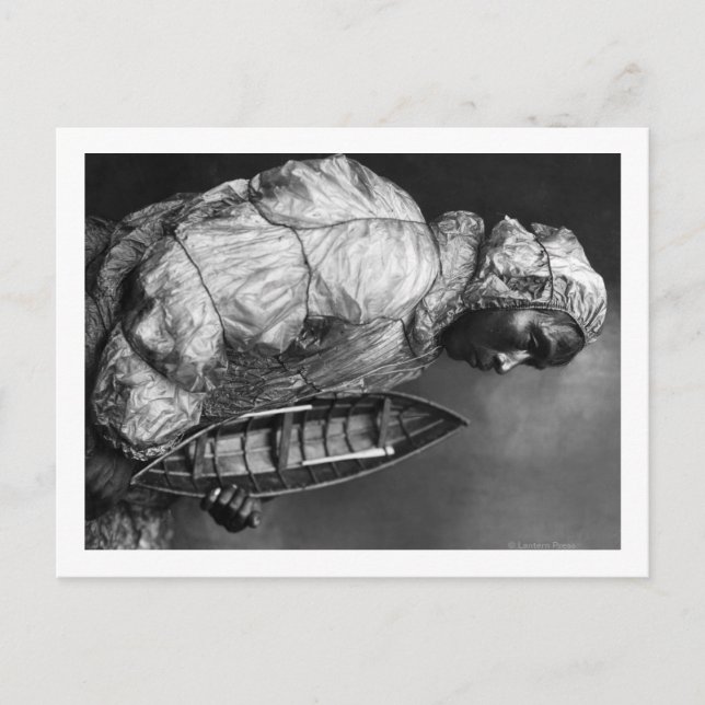 Kajakschuh mit wasserfester Jacke mit Spielzeugboo Postkarte (Vorderseite)