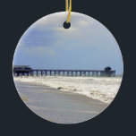 Kakao-Strand-Pier Keramik Ornament<br><div class="desc">Der historische Pier im Kakao-Strand, Florida.</div>