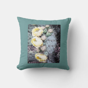 Kaktusblüten Digitale Kunst Quadratisches Kissen
