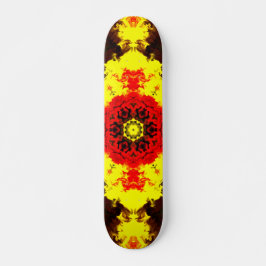 Kaleidoskop-Blume Gelb und Rot Skateboard
