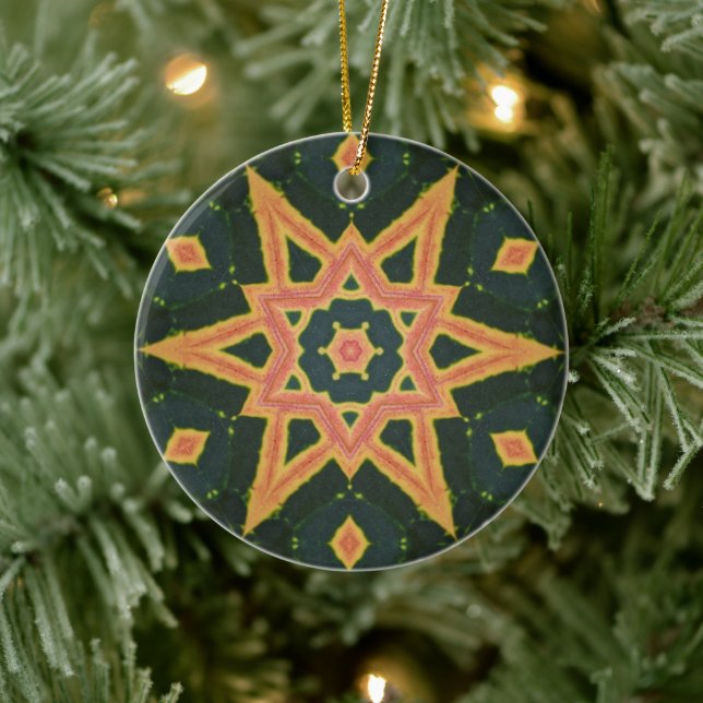 Kaleidoskopisches Croton Leaf - "Star" Keramik Ornament (Baum)