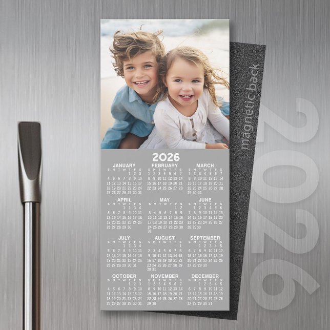 Kalender 1 - Grau bearbeiten Magnetkarte (2026 Calendar Magnet for the Fridge or Home Office - Add a Photo for a Personal Touch)