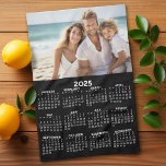 Kalender 2025 mit Foto - Vollansicht des Jahres Geschirrtuch<br><div class="desc">Ein sehr nützliches Element für die Küche. Ein Kalender für 2025 mit einem Platz für ein Foto der Familie ganz oben. Hier sehen Sie eine komplette Jahresansicht aller Daten.</div>