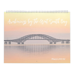 Kalender mit Sonnenaufgang- und Morgenfotos