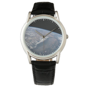 Kalifornien und Nevada wurden aus dem All gesehen. Armbanduhr