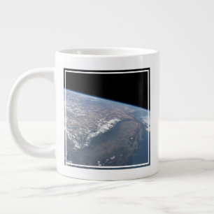 Kalifornien und Nevada wurden aus dem All gesehen. Jumbo-Tasse