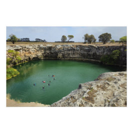 Kalksteinklippen und smaragdfarbene Gewässer Poster