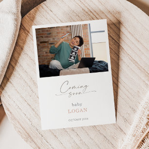 Kalligrafie Chic Pastell Kommt Bald Schwangerschaf Einladung