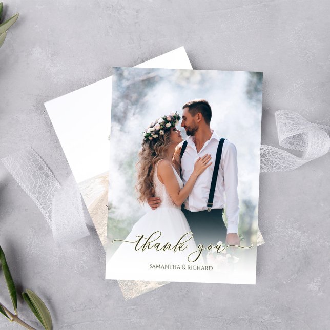 Kalligrafie-Skript Modernes, einfaches Zwei-Foto-E Dankeskarte (Simple wedding thank you card with a two-photo template. )