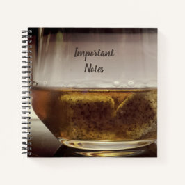 Kaltes Glas Whiskey Notizbuch