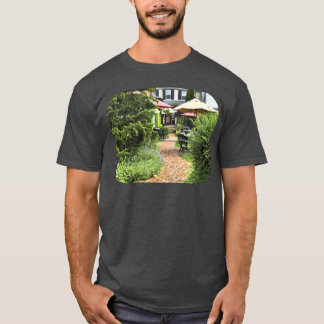 Kaltfrühling NY Outdoor-Dining auf der Terrasse T-Shirt