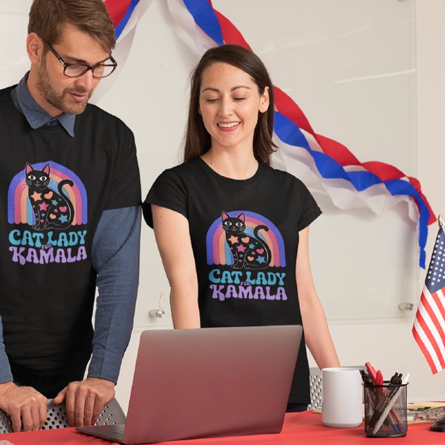 Kamala: Die spielerische Hommage eines Katzenliebh T-Shirt (Von Creator hochgeladen)