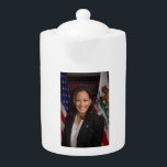 Kamala Harris Kandidat für das Amt des Präsidenten<br><div class="desc">Kamala Harris Kandidat für Präsident US 2024 Im Namen des amerikanischen Volkes danke ich Joe Biden für seine außerordentliche Führungsrolle als Präsident der Vereinigten Staaten und für seinen jahrzehntelangen Einsatz in unserem Land. Sein bemerkenswertes Erbe der Errungenschaft ist in der modernen amerikanischen Geschichte unerreicht und übertrifft das Erbe vieler Präsidenten,...</div>