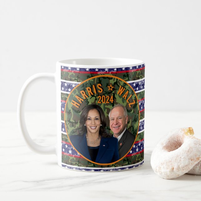 Kamala Harris Tim Walz Präsident Camouflage für Fo Kaffeetasse (Mit Donut)