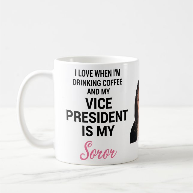 Kamala Harris VP Alpha Kappa Alpha Kaffeetasse (Links)