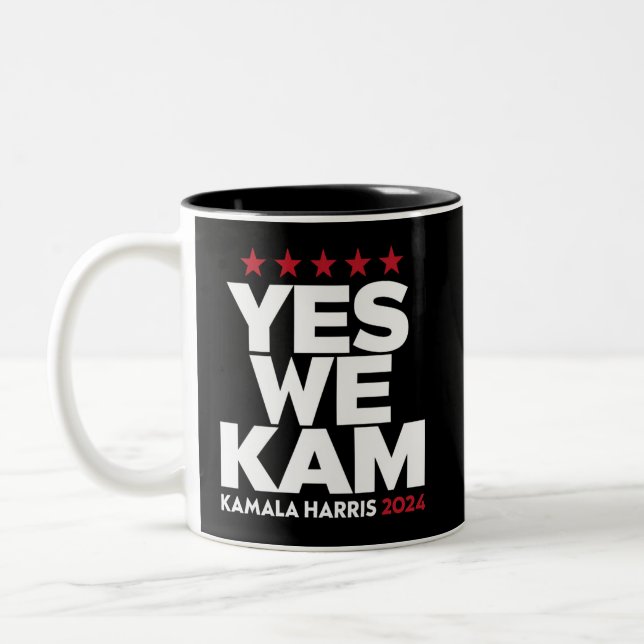 Kamala Harris Yes We Kam für US-Präsident 2024 Zweifarbige Tasse (Links)