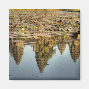 Kambodscha, Angkor Wat. Spiegelung des Tempels Magnet