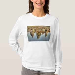 Kambodscha, Angkor Wat. Spiegelung des Tempels T-Shirt