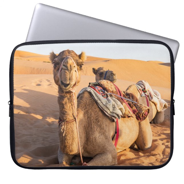 Kamel in der Oman-Wüste Laptopschutzhülle (Vorderseite)