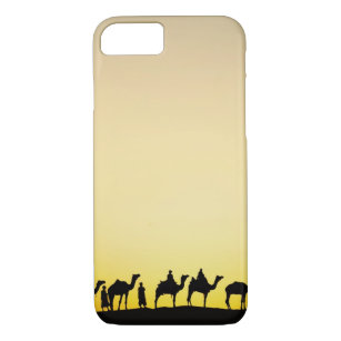 Kamele und Kamelfahrer silhouettiert an Case-Mate iPhone Hülle