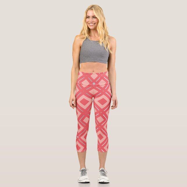 Kamelias geometrisches Muster 1 Capri Leggings (Vorderseite)