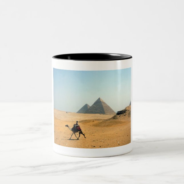 Kamelpyramide Zweifarbige Tasse (Mittel)