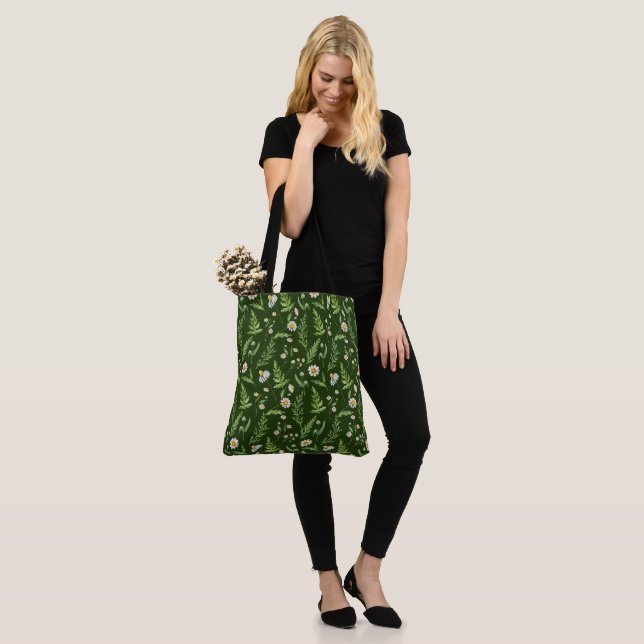 Kamille-Blumen-Botanisches-rustikales Muster (Am Model)