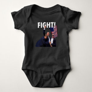 Kampf Trump 2024 überlebt bei der Kundgebung der W Baby Strampler