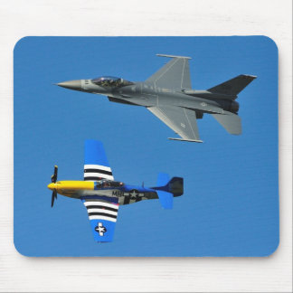 Kämpfende Mausunterlage des Falke-F-16 u. des Mousepad