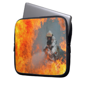 Kämpfende verheerende Feuer Laptopschutzhülle