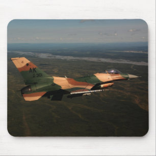 Kämpfender Falke F-16 Mousepad