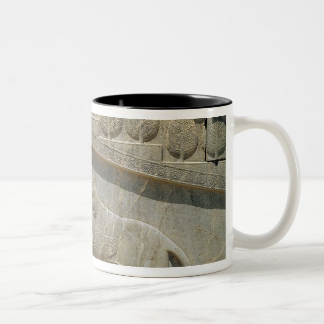 Kämpfender Stier des Löwes, Zweifarbige Tasse (Rechts)