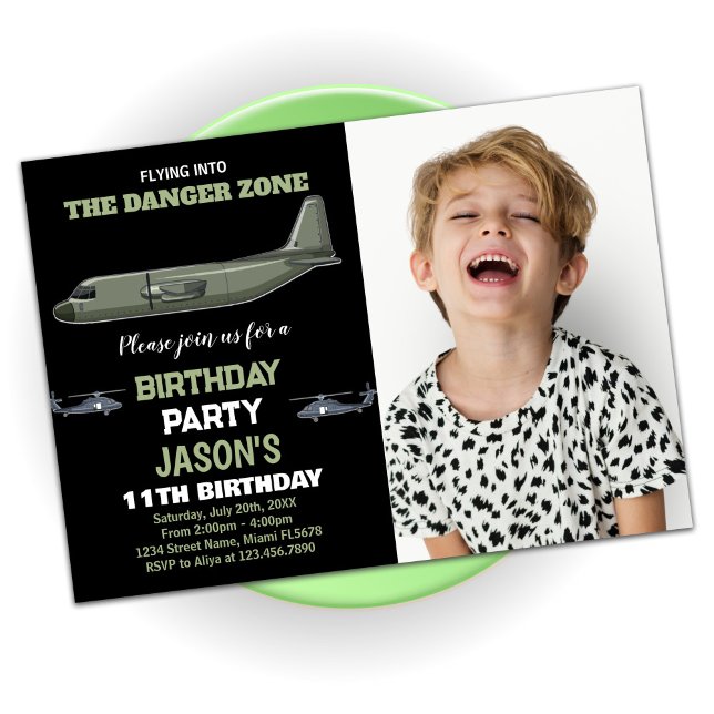 Kämpfer Jet Birthday Einladungen Green Black Foto (Fighter Jet Birthday Invitations Green Black photo)
