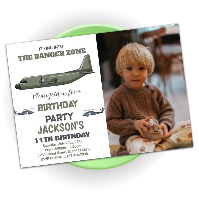Kämpfer Jet Birthday Einladungen Green Dunkel Foto (Fighter Jet Birthday Invitations Green Dark Photo)