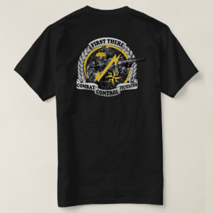 Kampfkontrolle. Roter Freitag. Tragt Rot. T-Shirt