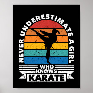 Kampfsport unterschätzt niemals ein Mädchen Poster