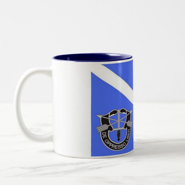 Kampftaucher-Tasse Zweifarbige Tasse (Links)