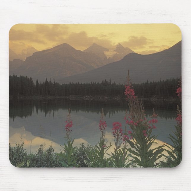Kanada, Alberta, Banff. Sonnenaufgang landschaftli Mousepad (Vorne)