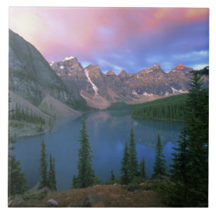 Kanada, Alberta, Lake Moraine bei Morgengrauen, Ba Fliese