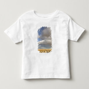 Kanada, Alberta, Stand Off: Landschaft mit Kleinkind T-shirt