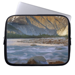 Kanada, British Columbia, Alsek-Flusstal. Laptopschutzhülle