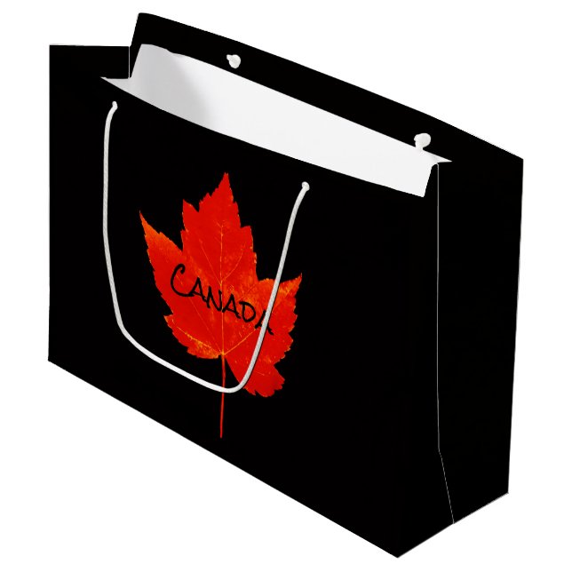 Kanada Day Red Black Maple Leaf Große Geschenktüte (Vorderseite Schrägansicht)