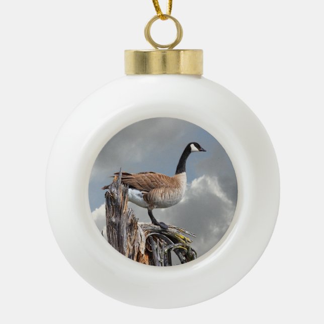 KANADA-GANS AUF EINEM BAUMSTUMPF KERAMIK Kugel-Ornament (Vorderseite)