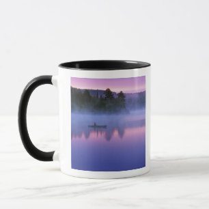 Kanada, Ontario, Algonguin Park, Kanute auf Tasse