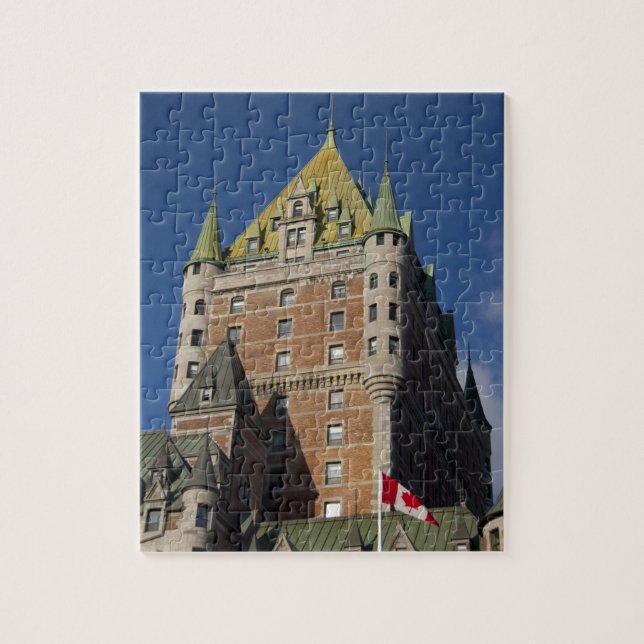 Kanada, Quebec, Quebec City. Fairmont Puzzle (Vertikal)