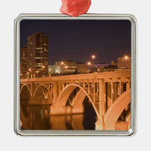 Kanada, Saskatchewan, Saskatoon: Broadway Ornament Aus Metall