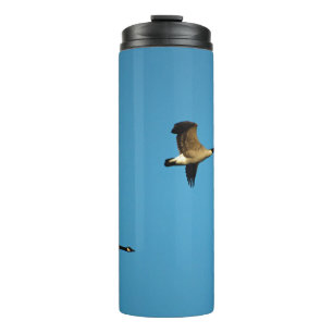 Kanadagänse im Flug   Thermosbecher