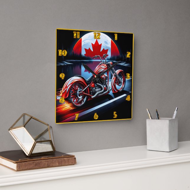 Kanadisches Motorrad unter einer Mondflagge Quadratische Wanduhr (Büro)