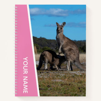 Kangaroo Mutter und Baby in Australien, rosa Notizbuch