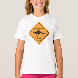 Kangaroos Nächstes 16 km Niedliches Zeichen T-Shirt